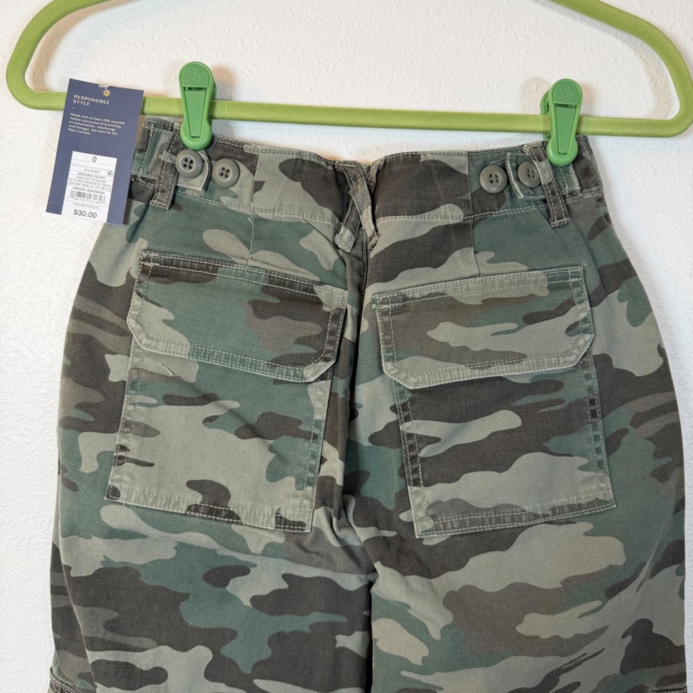 Universal Thread Womens Camo High Rise Cargo Pants Size 0 Green Camouflage New - Picture 10 of 11